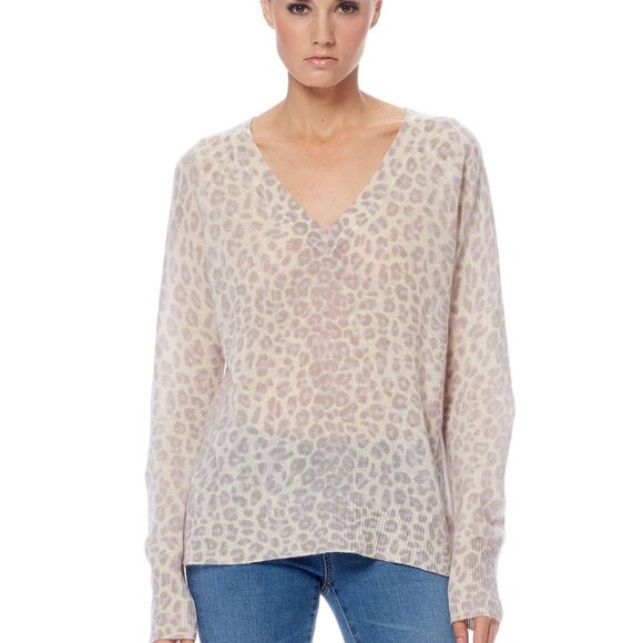 360 Cashmere - "Sylvia" V-Neck Cashmere Pullover in Purple Haze Leopard Print, S - Picture 1 of 10